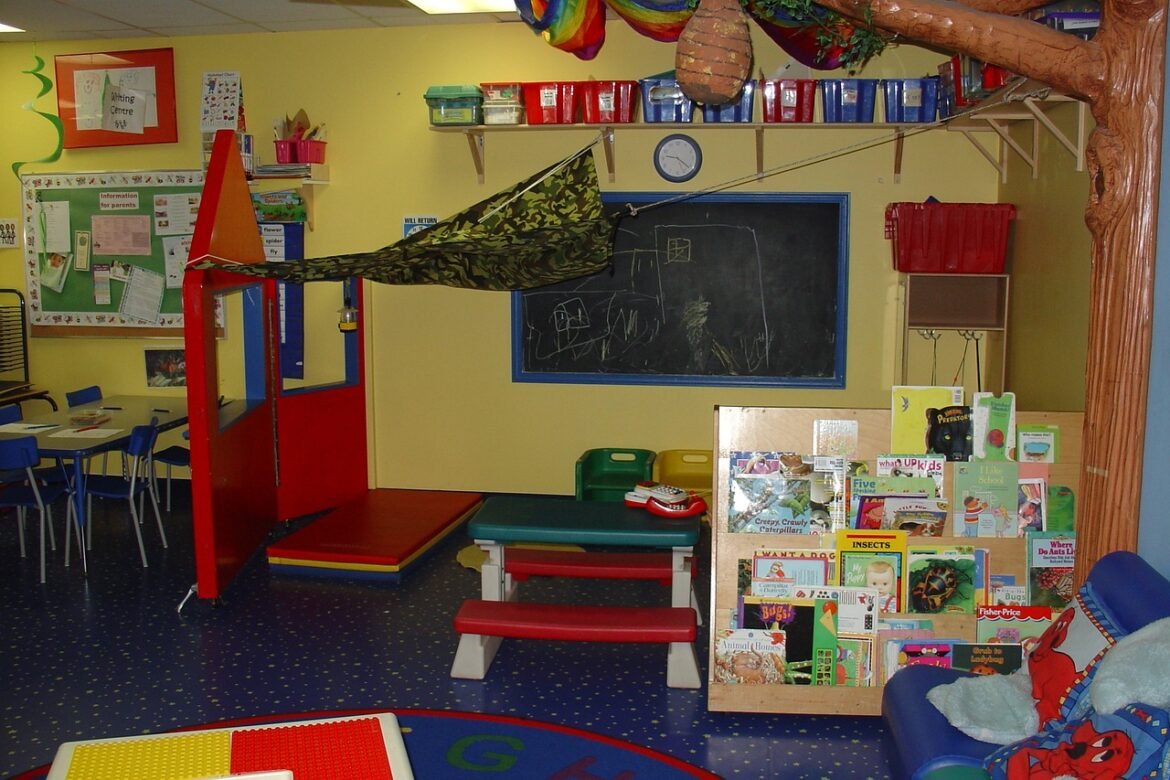 kindergarden-569198_1280